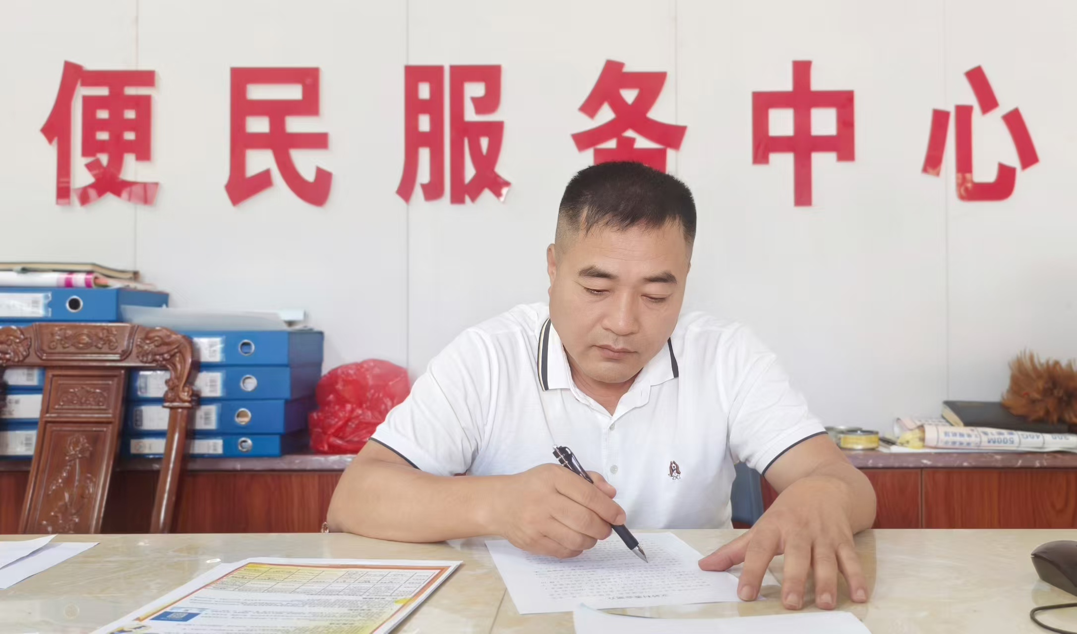 初心写在乡土间 使命扛在肩膀上  --记海口琼山区三门坡镇文岭村党支部书记村委会主任何荣育(图1)