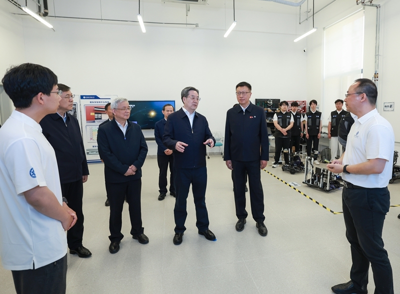 <strong>丁薛祥在调研基础研究时强调：深入贯彻落实加强基础研究座谈会精神 全面提升基础研究水平和原始创新能力</strong>