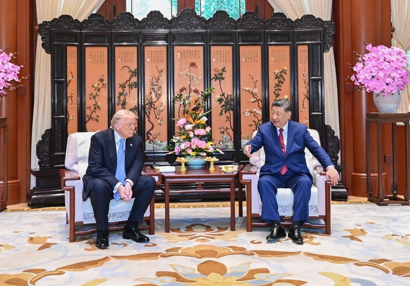 习近平同美国总统特朗普在中南海小范围会晤